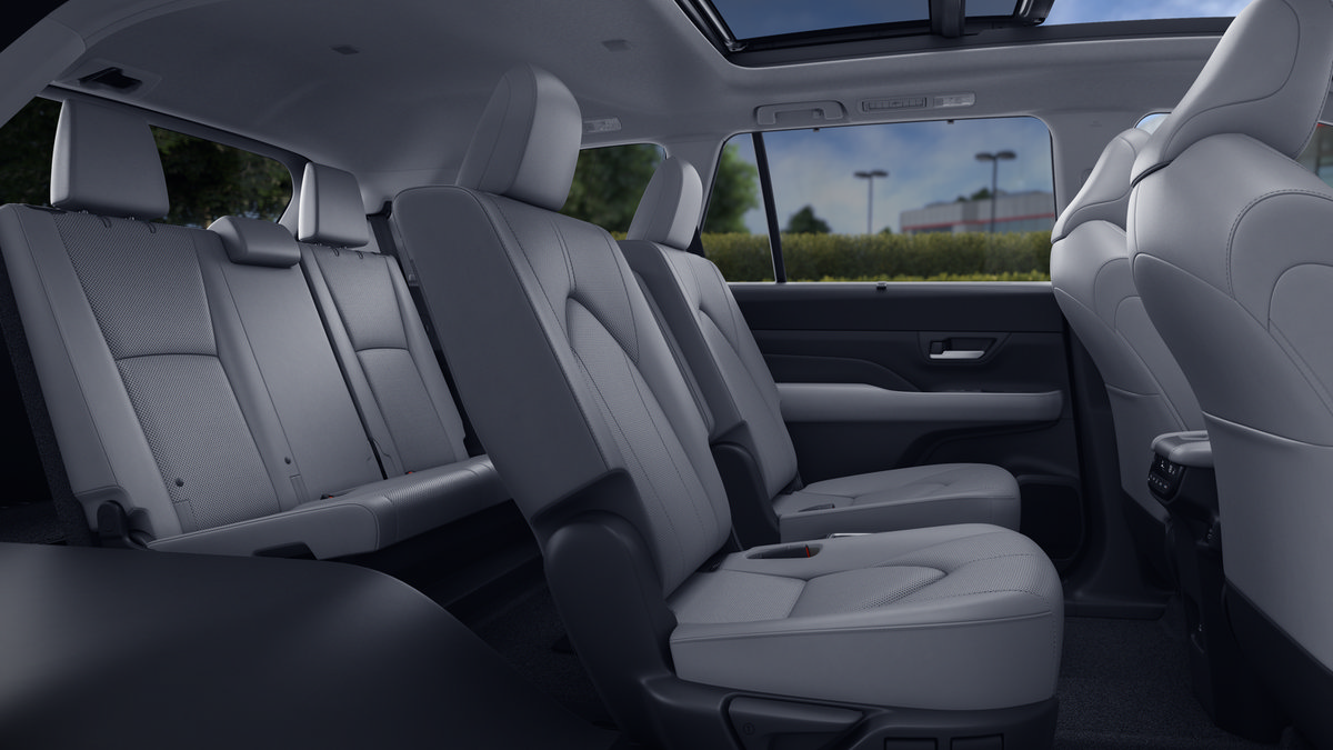 New 2026 Toyota Grand Highlander AWD Hybrid image 2