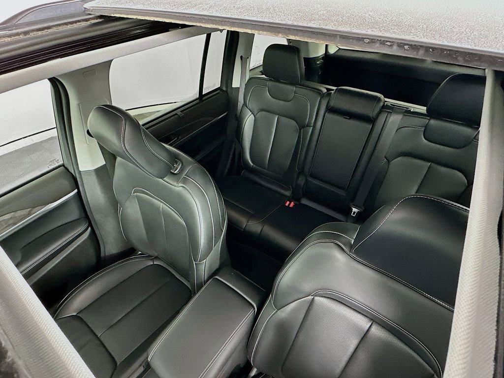 Used 2024 Jeep Grand Cherokee Limited w/ Luxury Tech Group II image 22