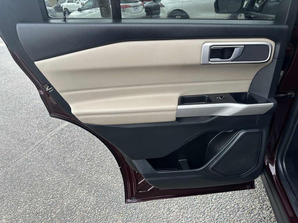 Used 2022 Ford Explorer XLT image 16