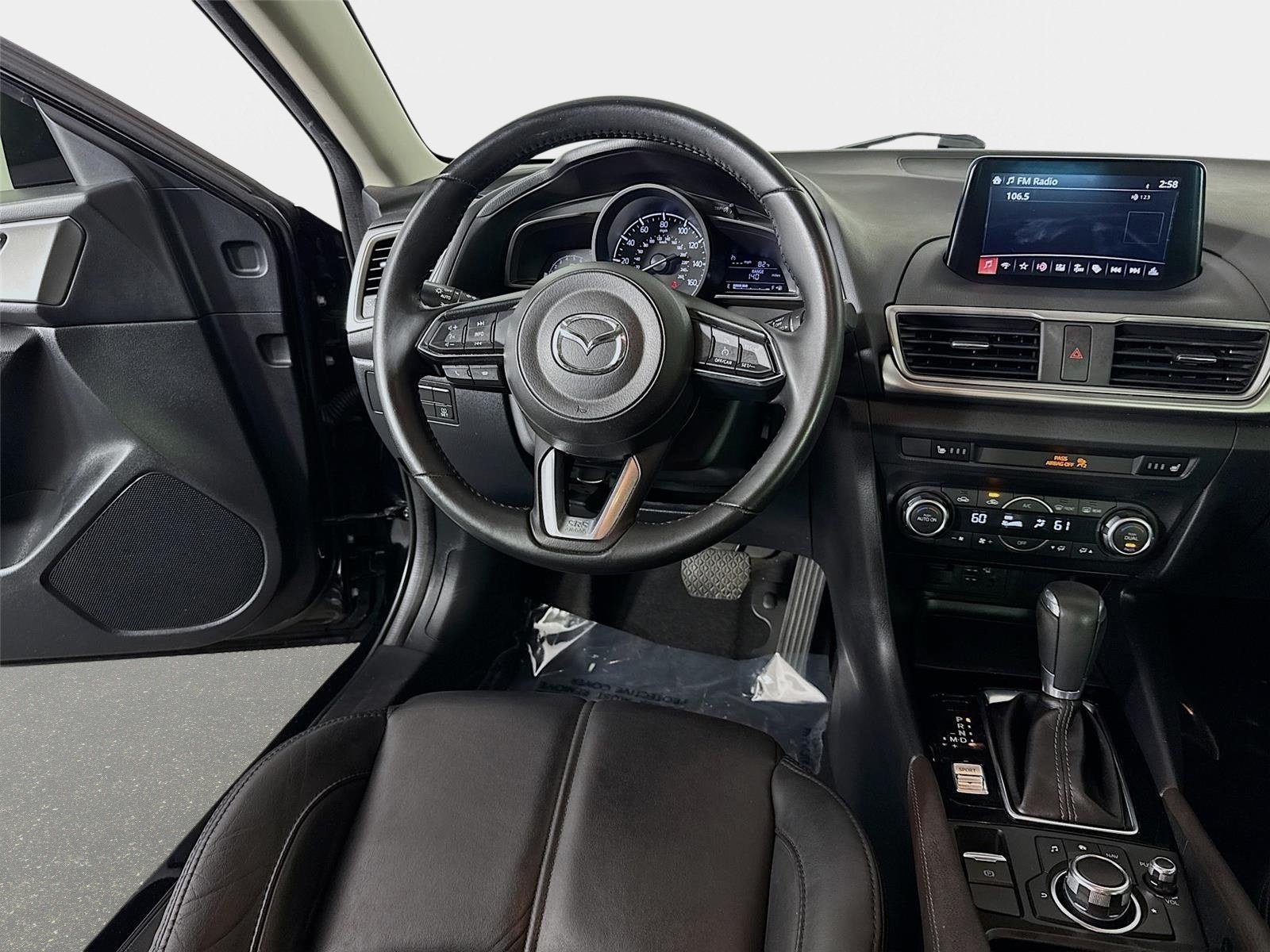 Used 2018 MAZDA MAZDA3 Touring FWD image 22