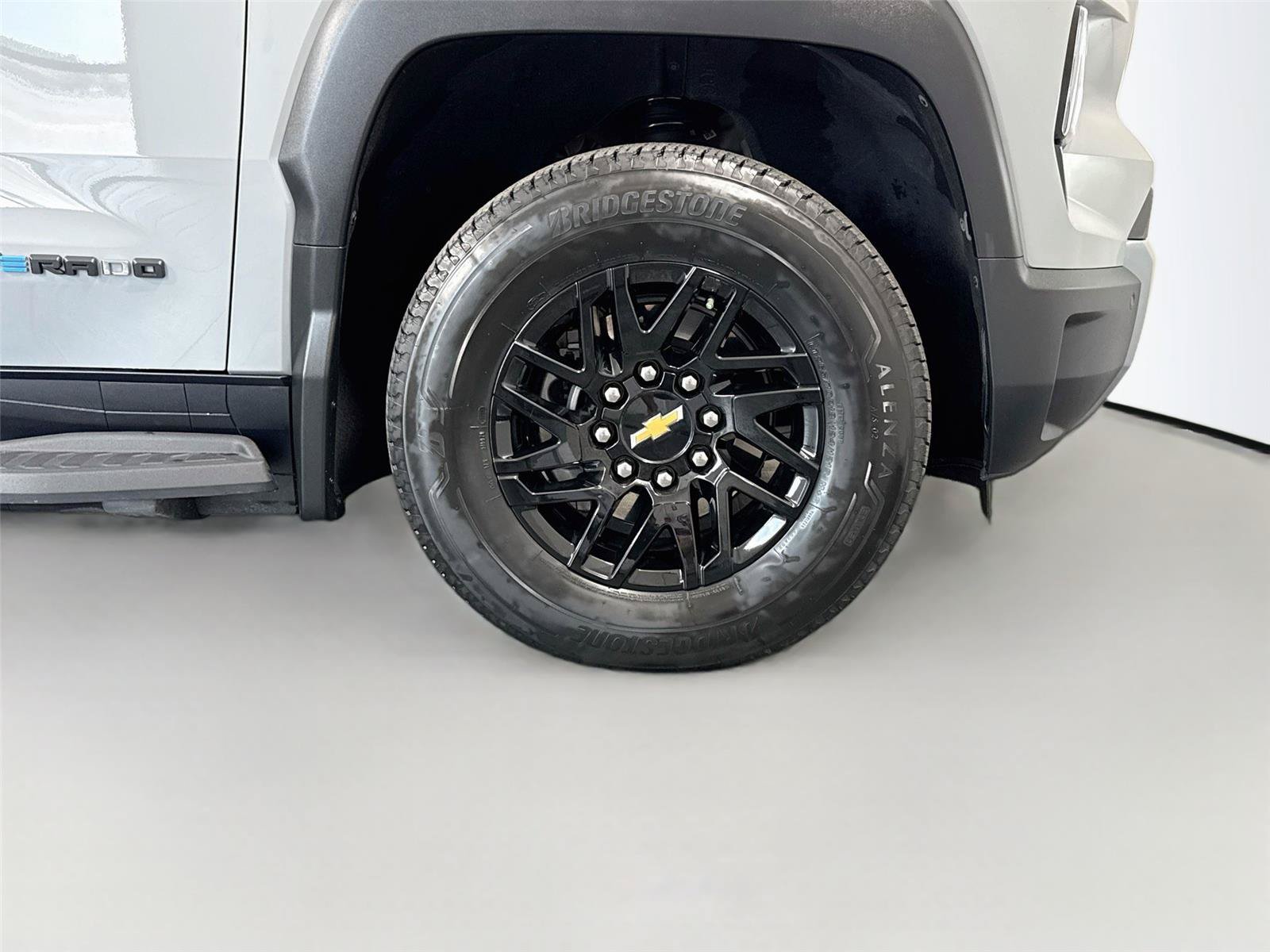 Used 2026 Chevrolet Silverado EV LT AWD/4WD image 31
