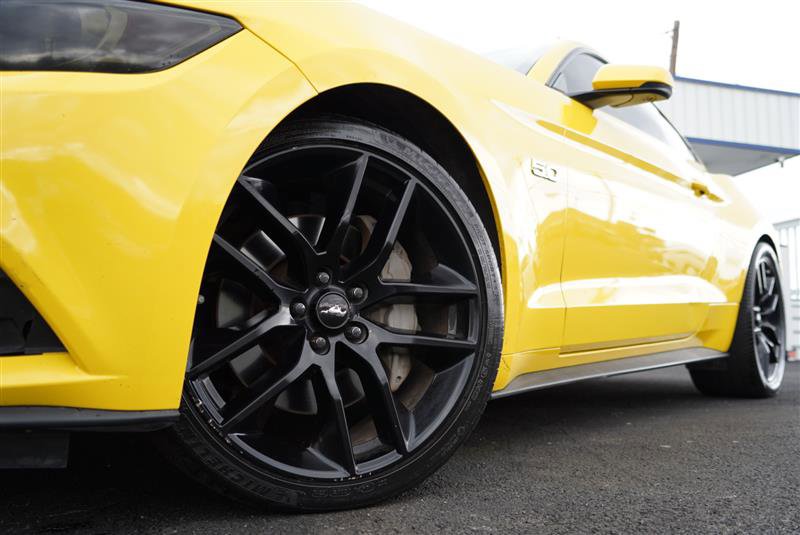 Used 2015 Ford Mustang GT Premium image 11