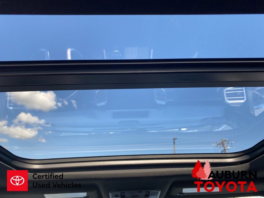 Used 2024 Toyota Sequoia Platinum AWD/4WD image 34