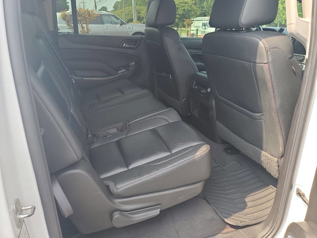 Used 2019 Chevrolet Suburban LT AWD/4WD image 34