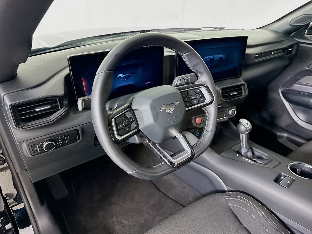 Used 2025 Ford Mustang EcoBoost image 9