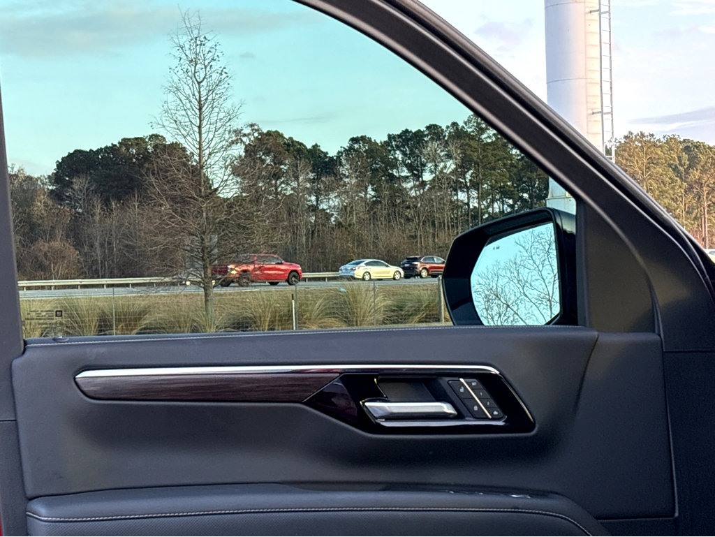 New 2025 Chevrolet Suburban Premier image 9