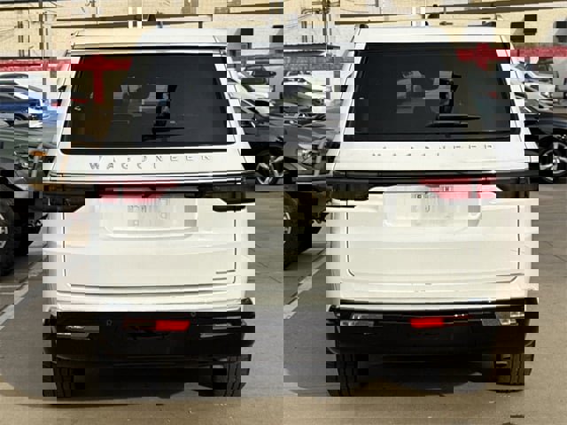 Used 2024 Jeep Wagoneer L Series II image 5