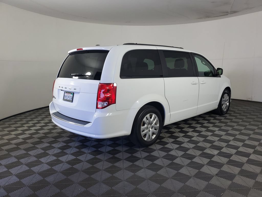 Used 2018 Dodge Grand Caravan SE w/ UConnect Hands-Free Group FWD image 4