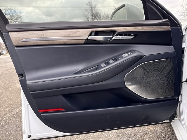 Used 2021 Genesis G90 3.3T Premium image 14