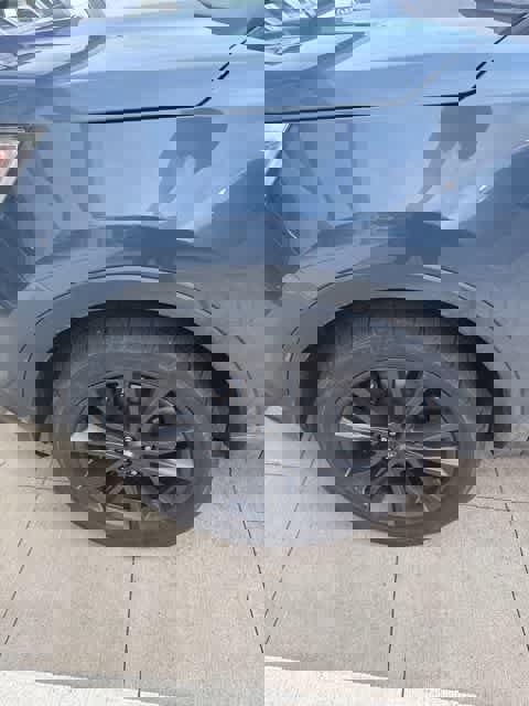 Used 2019 Ford Explorer XLT w/ Equipment Group 202A image 9