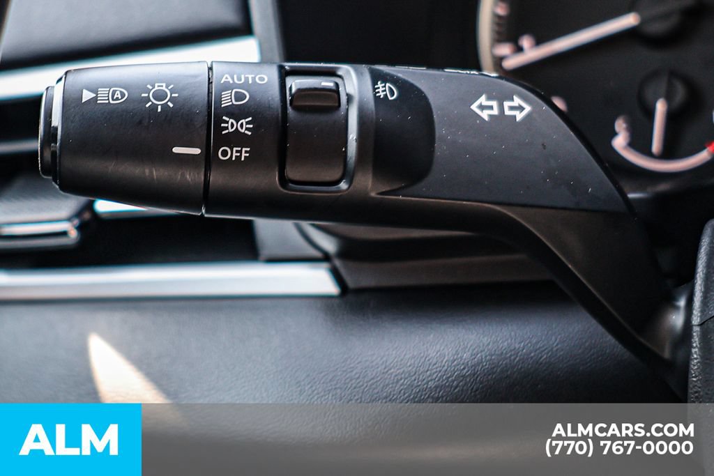 Used 2025 Mitsubishi Outlander SE FWD image 33