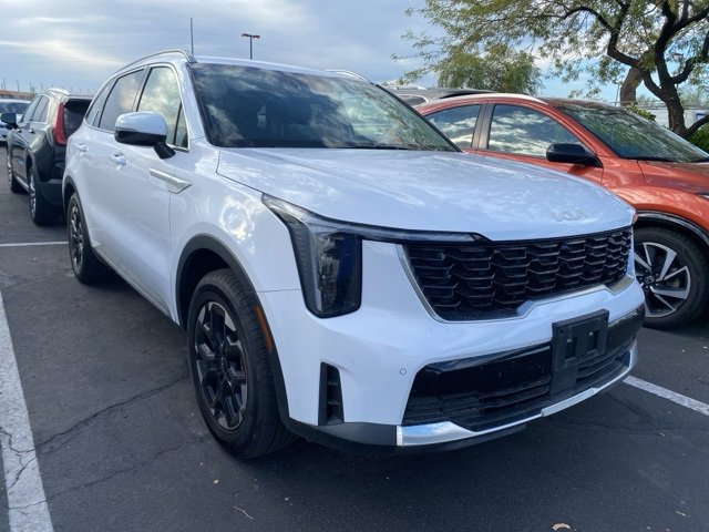 Used 2024 Kia Sorento S image 4