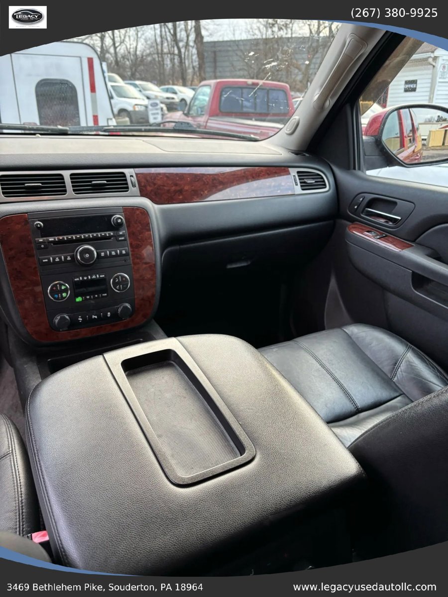 Used 2013 Chevrolet Suburban LT image 46