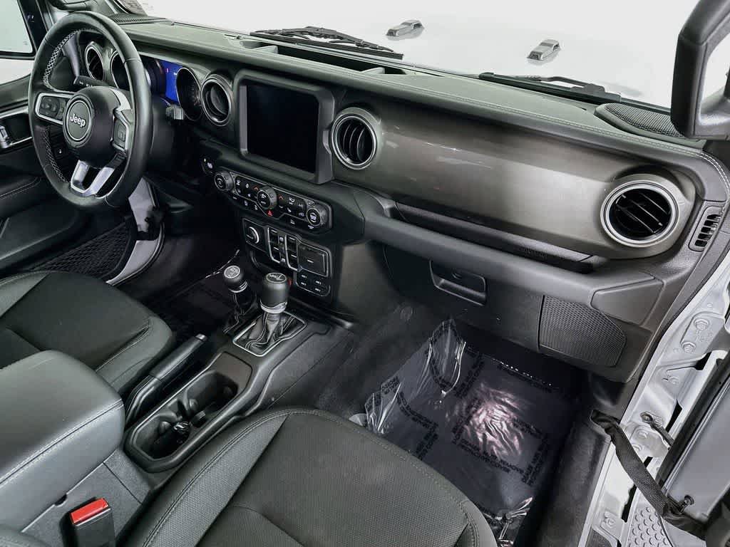 Used 2023 Jeep Wrangler Unlimited Sahara w/ Cold Weather Group AWD/4WD image 32