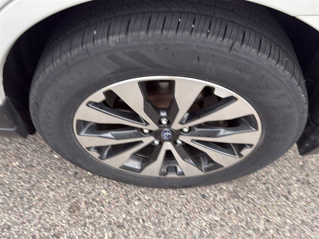 Used 2017 Subaru Outback 2.5i Limited w/ Popular Package #5 AWD/4WD image 14