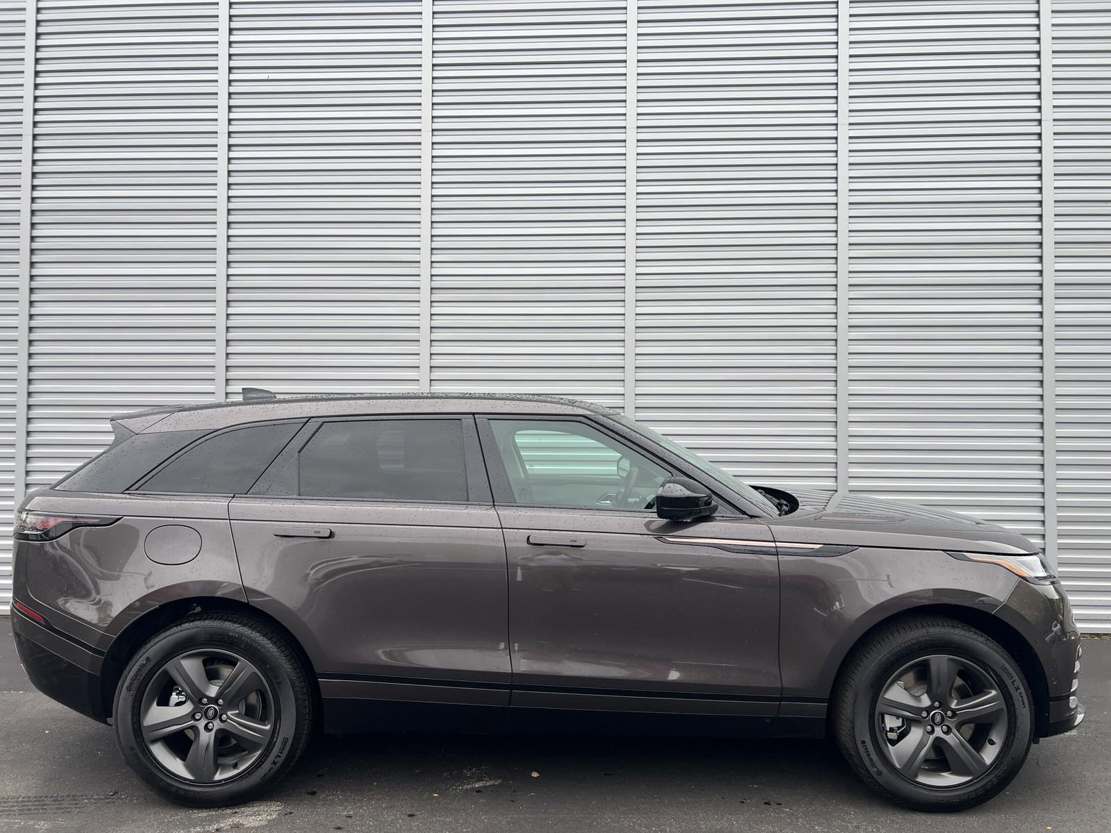 New 2025 Land Rover Range Rover Velar Dynamic SE image 6
