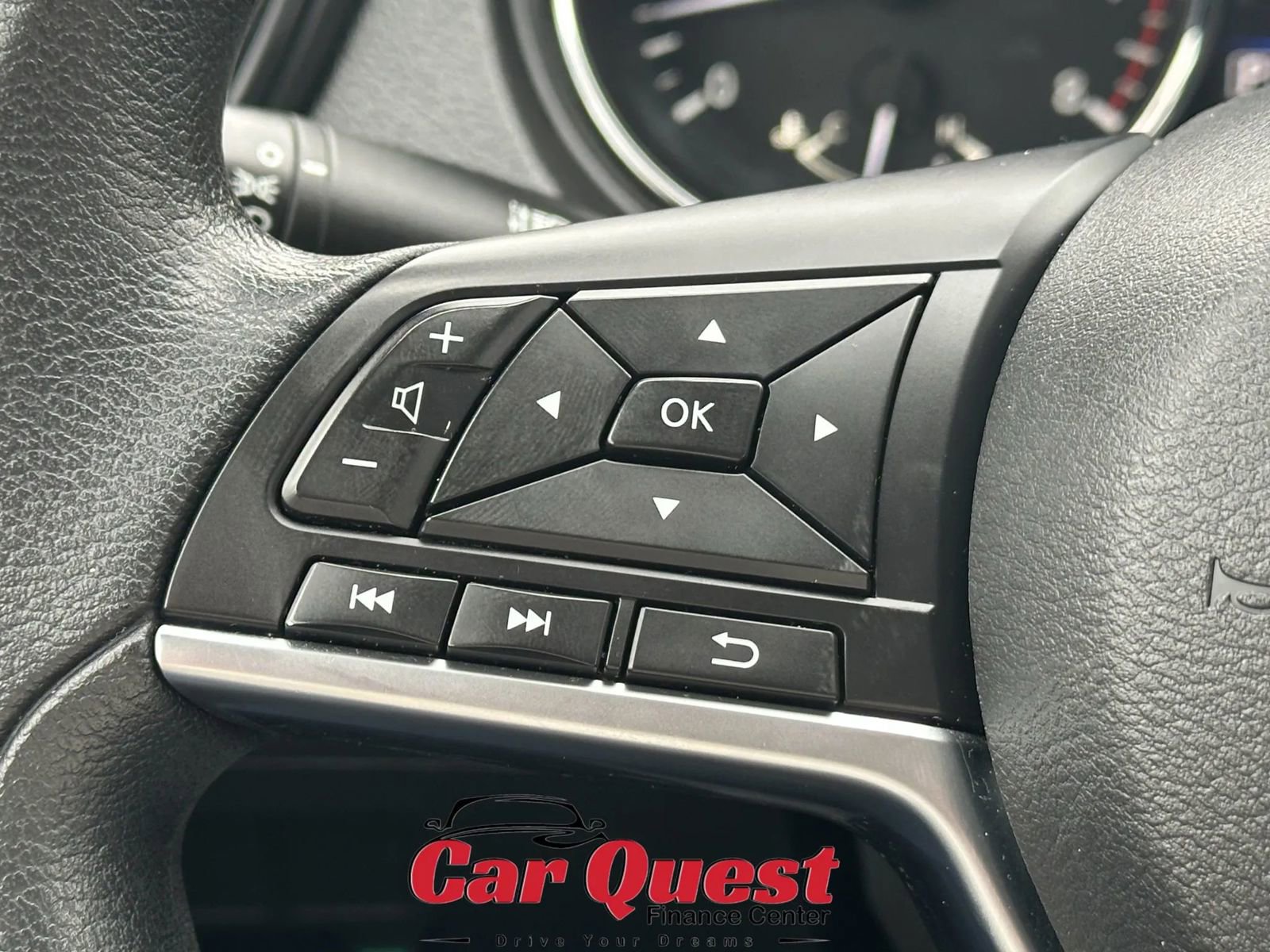 Used 2019 Nissan Rogue Sport S image 23