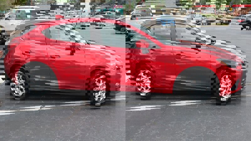 Used 2014 MAZDA MAZDA3 i Touring w/ Technology Package image 4