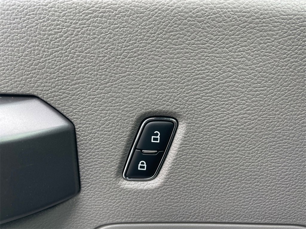 Used 2021 Ford F250 XLT w/ XLT Premium Package image 33