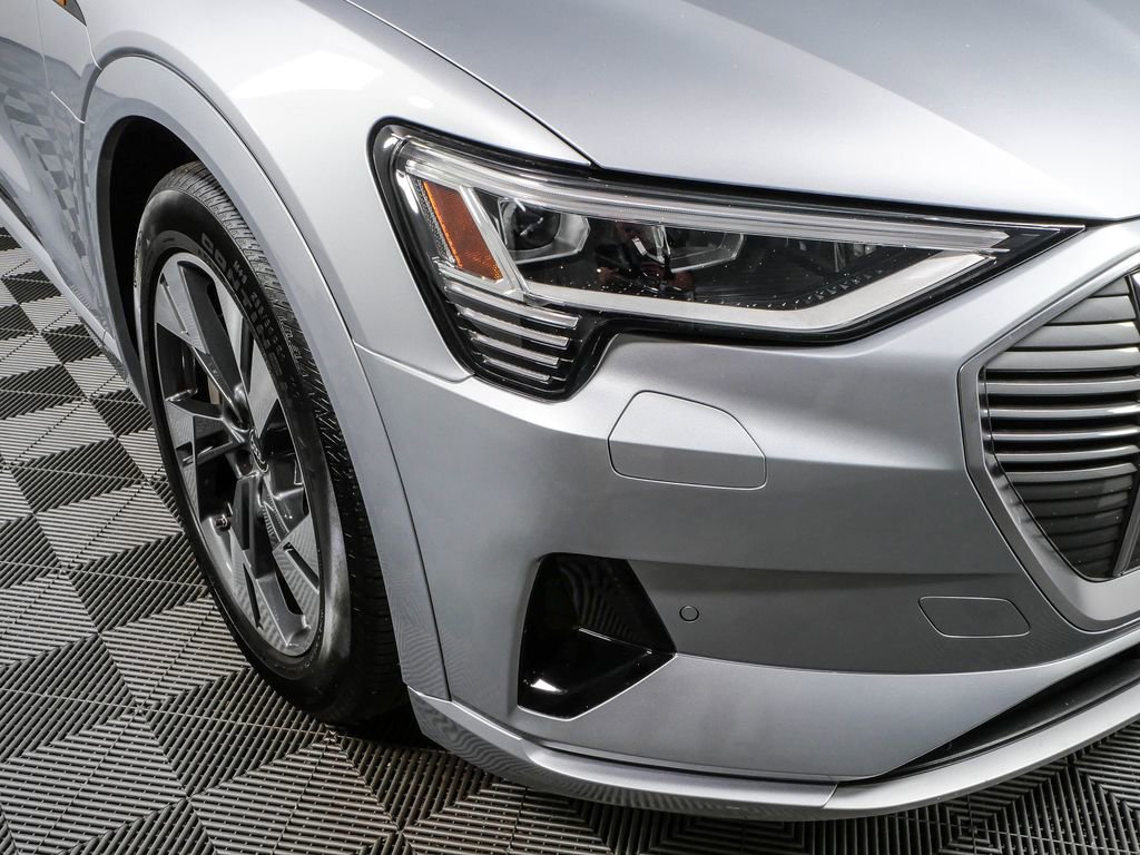 Certified 2022 Audi e-tron Premium AWD/4WD image 36