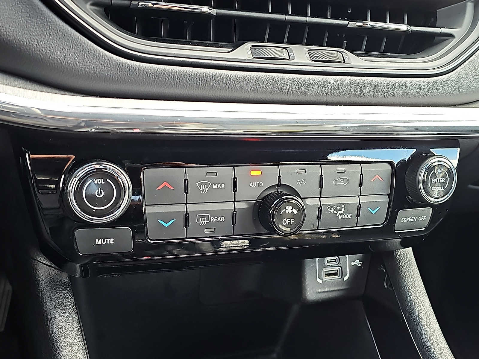 Used 2022 Jeep Compass Limited AWD/4WD image 16