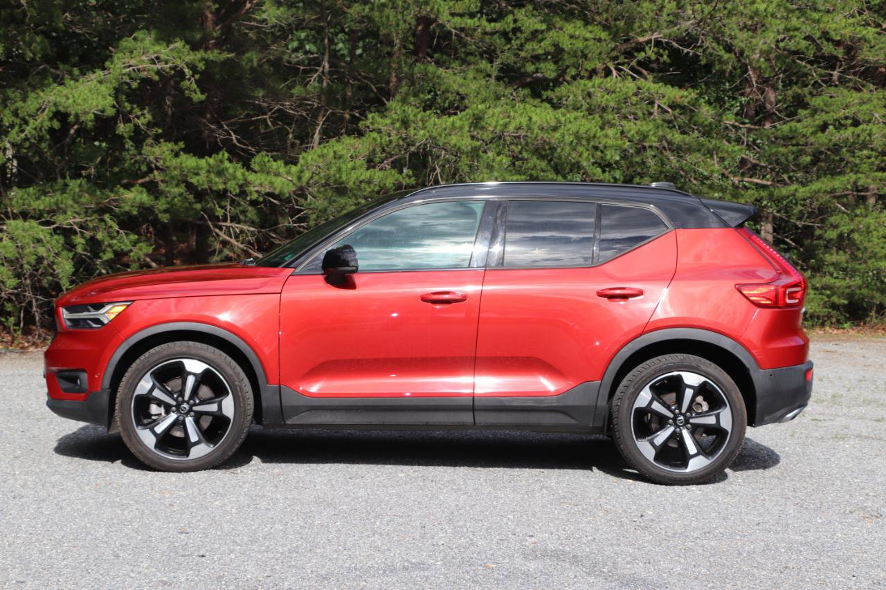 Used 2019 Volvo XC40 T4 R-Design FWD image 37