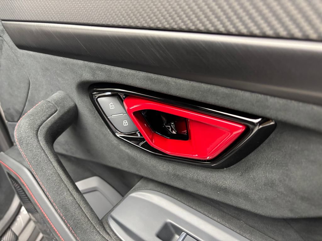 Used 2023 Lamborghini Urus Performante image 94