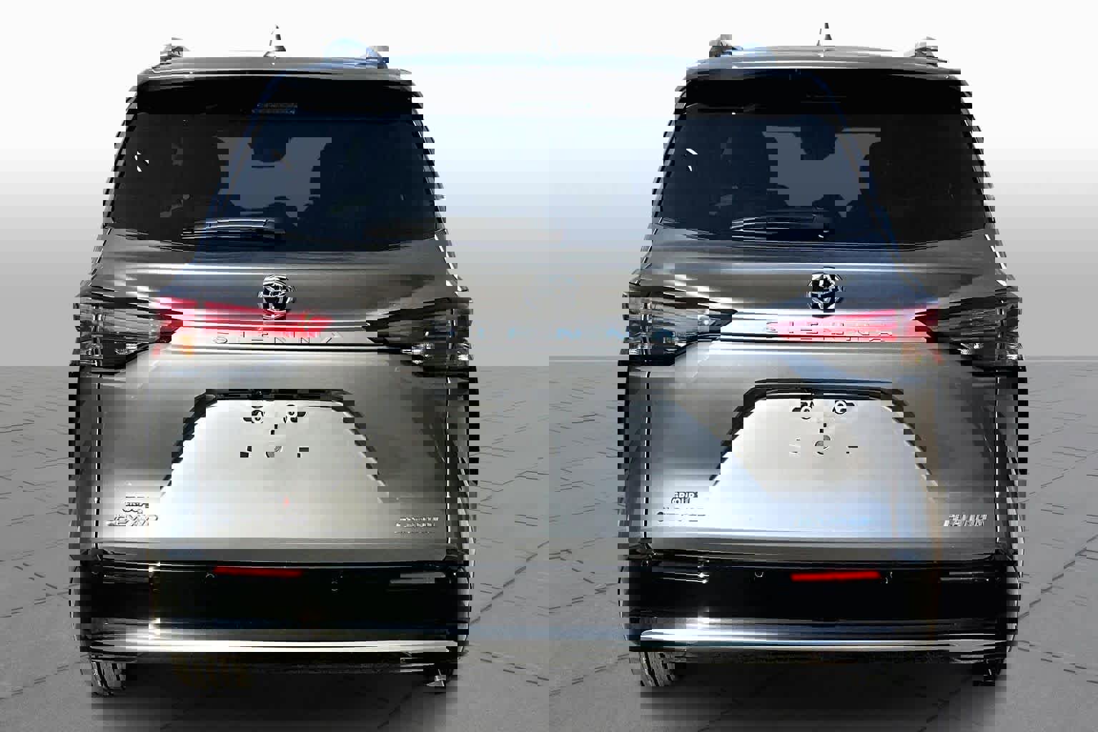 New 2026 Toyota Sienna Platinum image 4