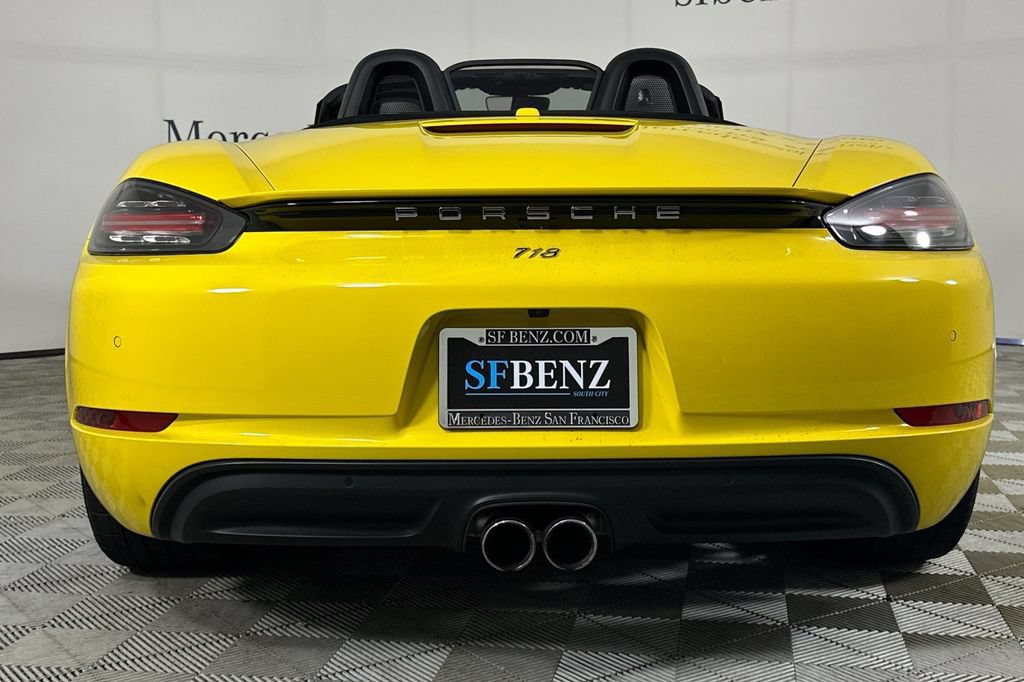 Used 2017 Porsche 718 Boxster RWD image 5
