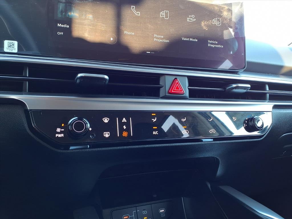 Certified 2025 Kia Sorento LX image 20