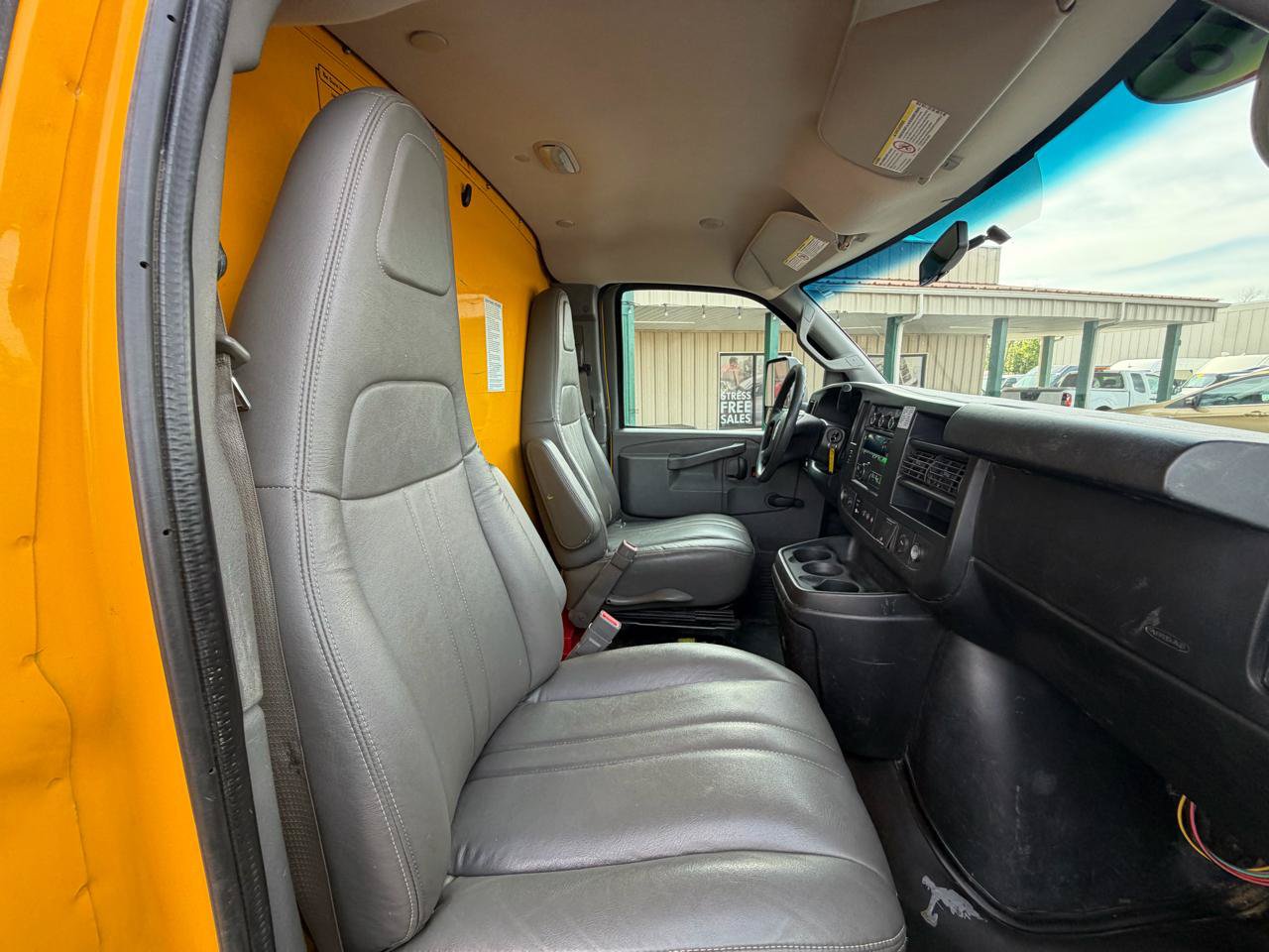 Used 2018 GMC Savana 3500 Extended w/ Driver Convenience Package RWD image 13