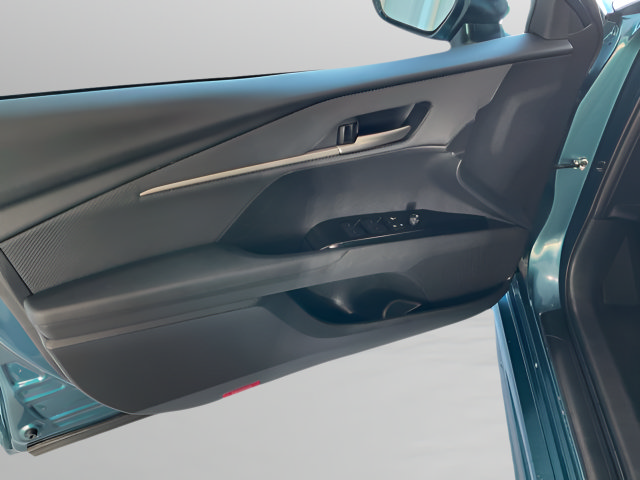 Used 2025 Toyota Camry SE FWD image 4