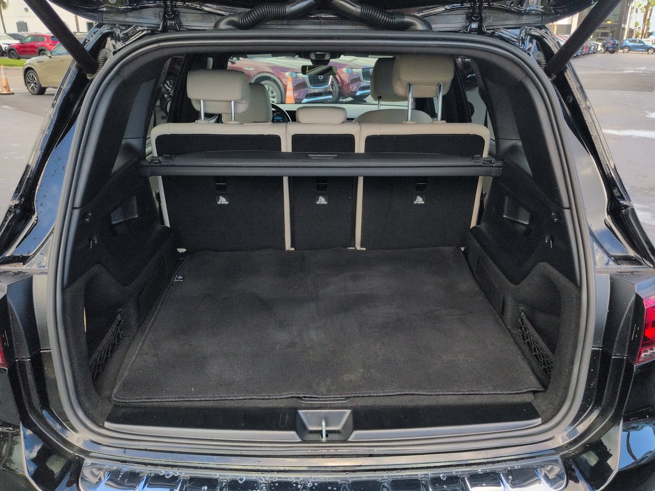 Used 2023 Mercedes-Benz GLB 250 w/ Premium Package image 13