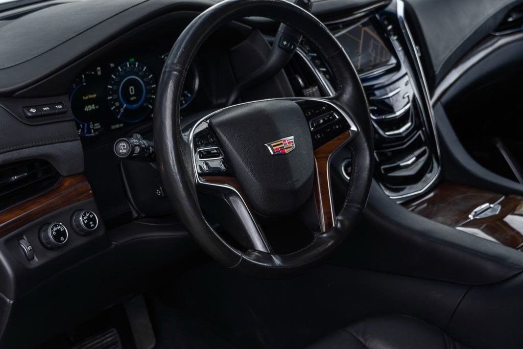 Used 2016 Cadillac Escalade ESV Luxury AWD/4WD image 5