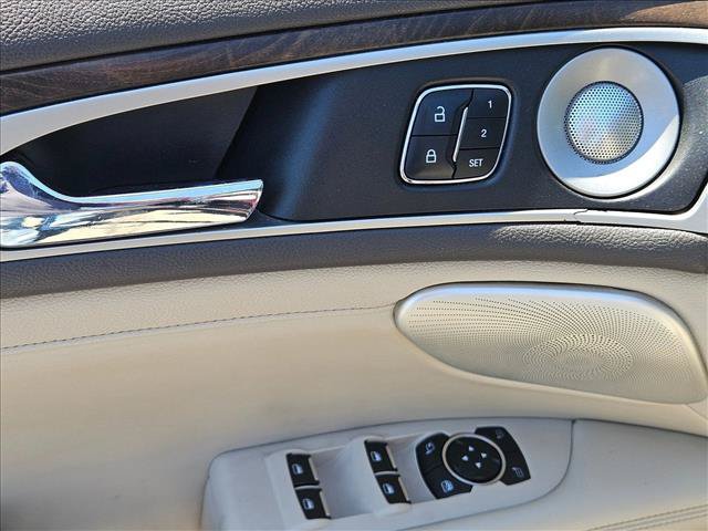 Used 2017 Lincoln MKZ Reserve w/ Luxury Package FWD image 10