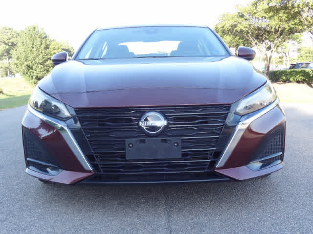Used 2024 Nissan Altima 2.5 SV w/ SV Premium Package FWD image 5
