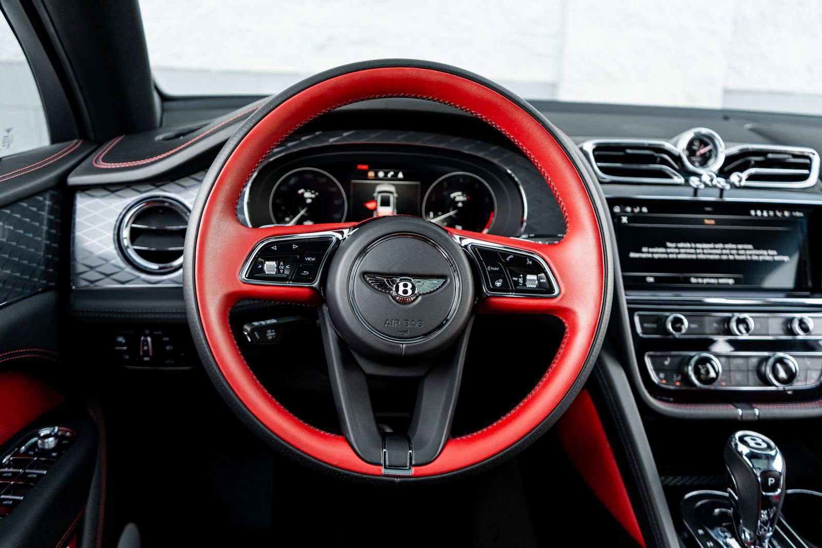 Used 2022 Bentley Bentayga image 32