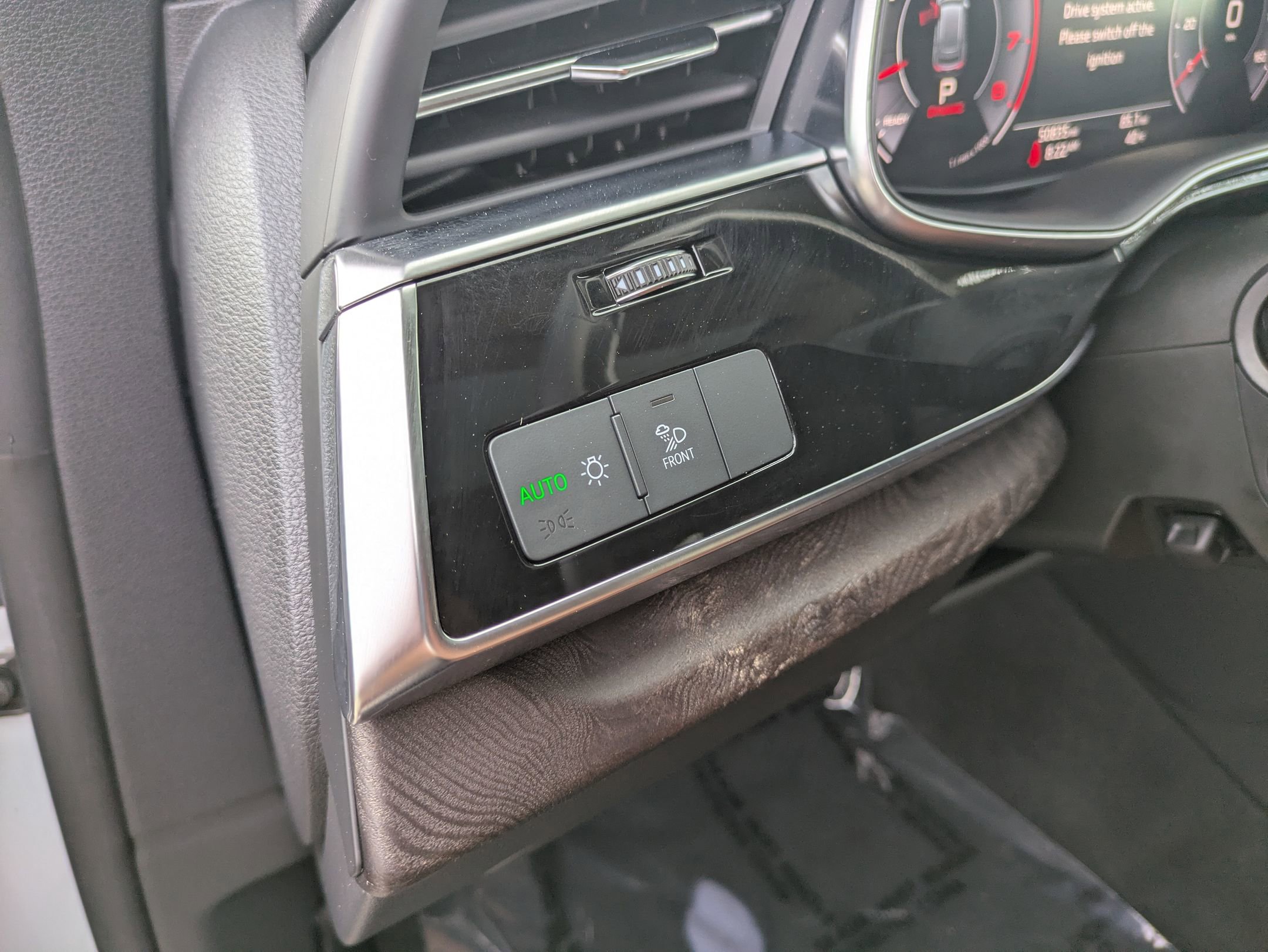 Used 2020 Audi Q8 Premium Plus image 14