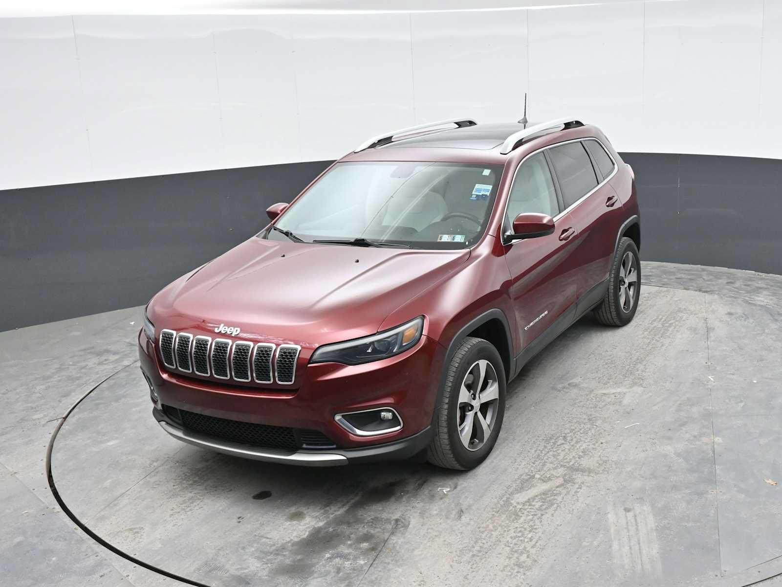 Used 2019 Jeep Cherokee Limited AWD/4WD image 16