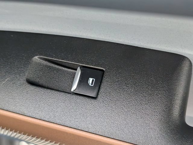 Used 2023 Ford Maverick Lariat w/ Lariat Luxury Package FWD image 36