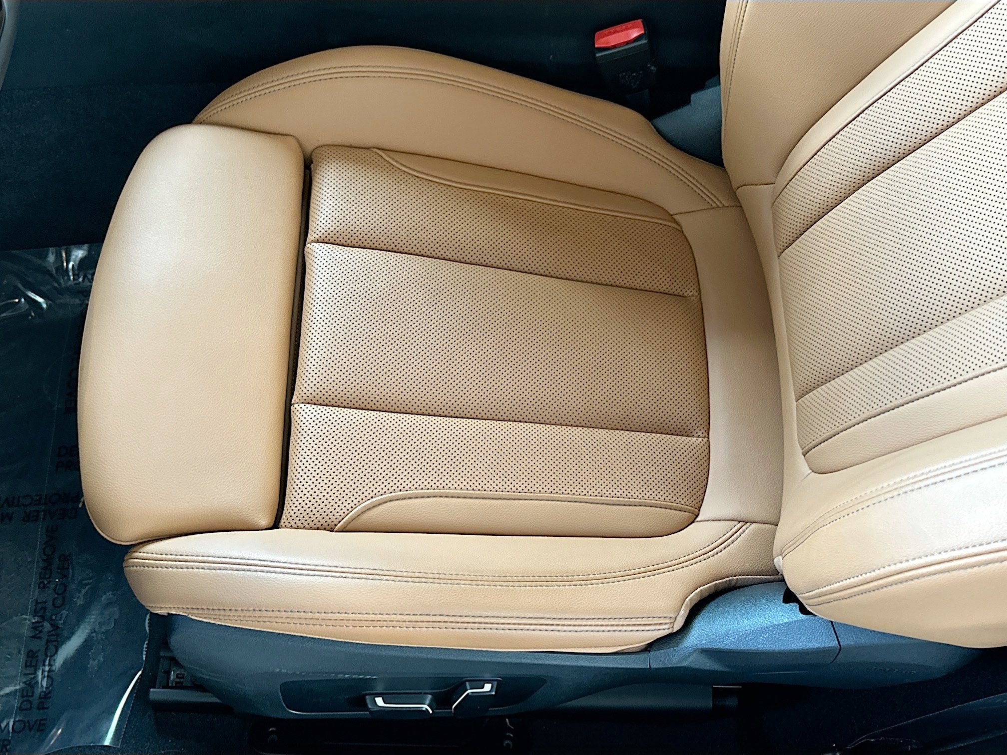 Certified 2025 BMW 230i Coupe w/ Convenience Package image 19