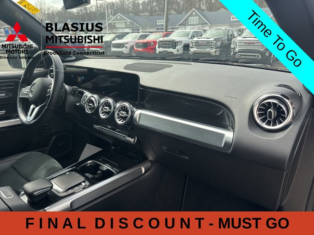 Used 2021 Mercedes-Benz GLB 250 4MATIC w/ AMG Line image 45