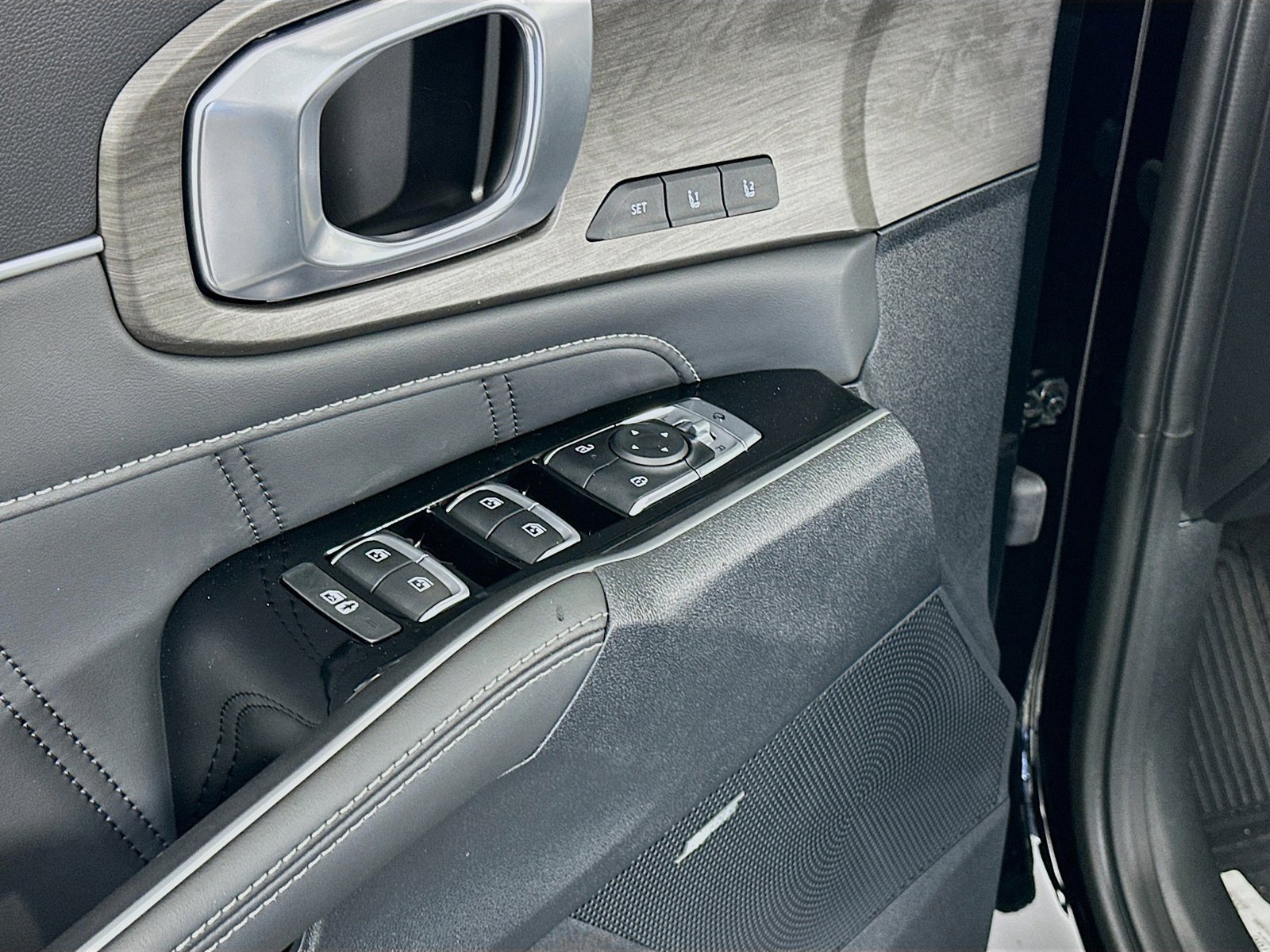 New 2025 Kia Sorento SX Prestige image 8