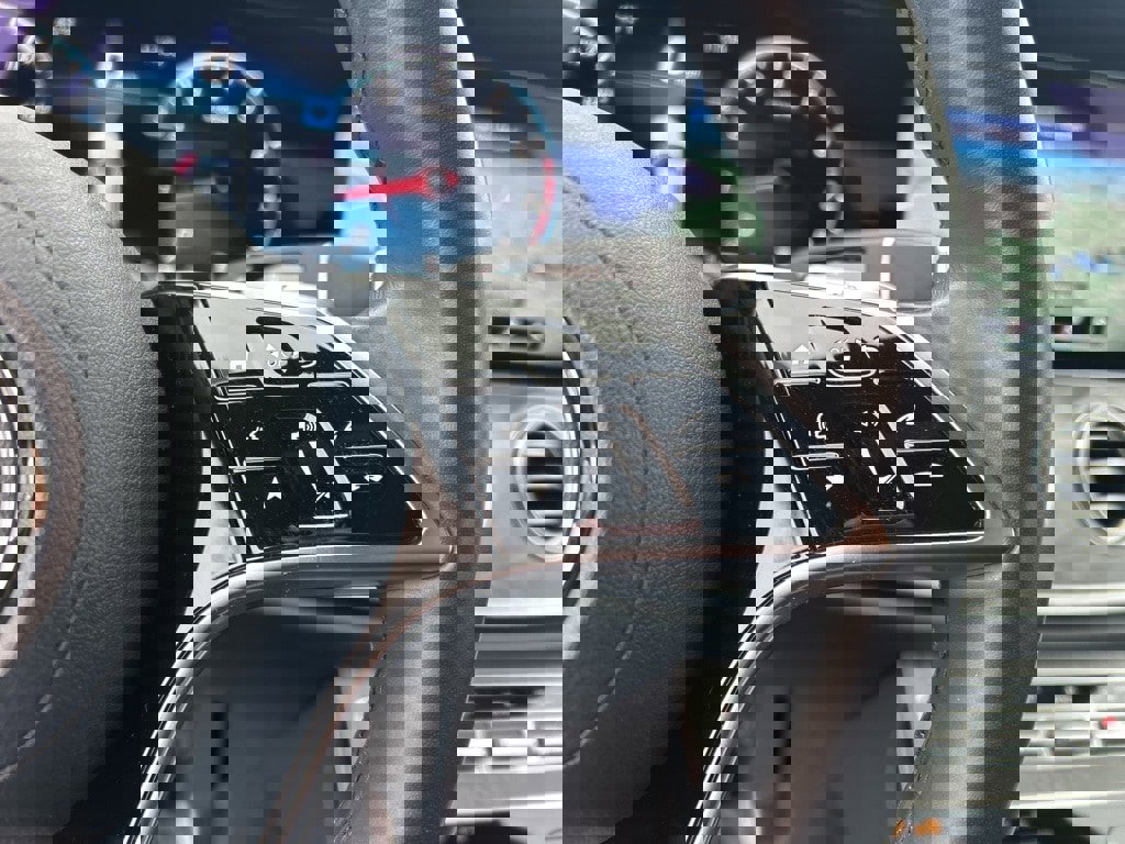 Used 2021 Mercedes-Benz E 350 Sedan image 9