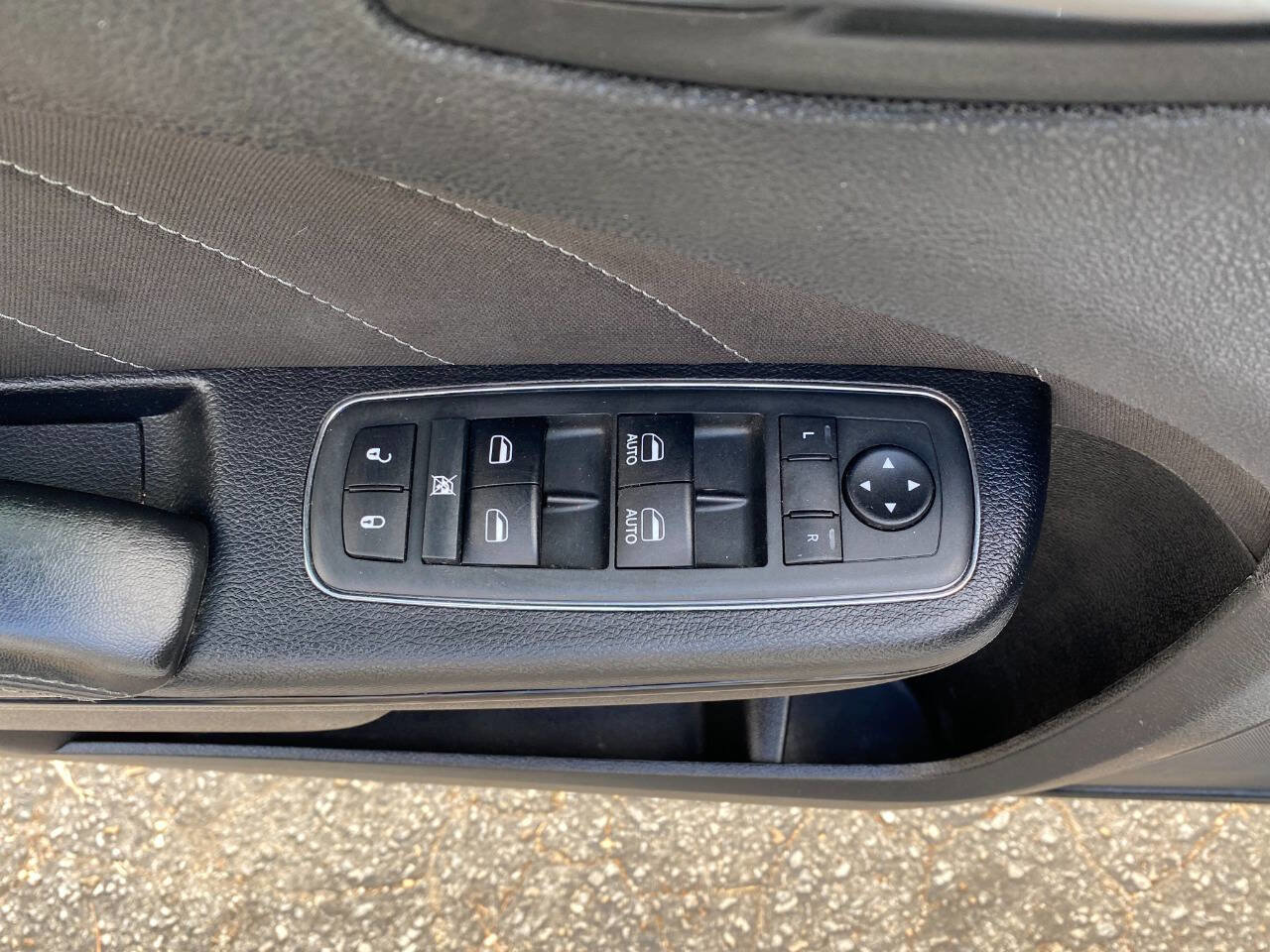 Used 2019 Dodge Charger SXT w/ Blacktop Package image 16