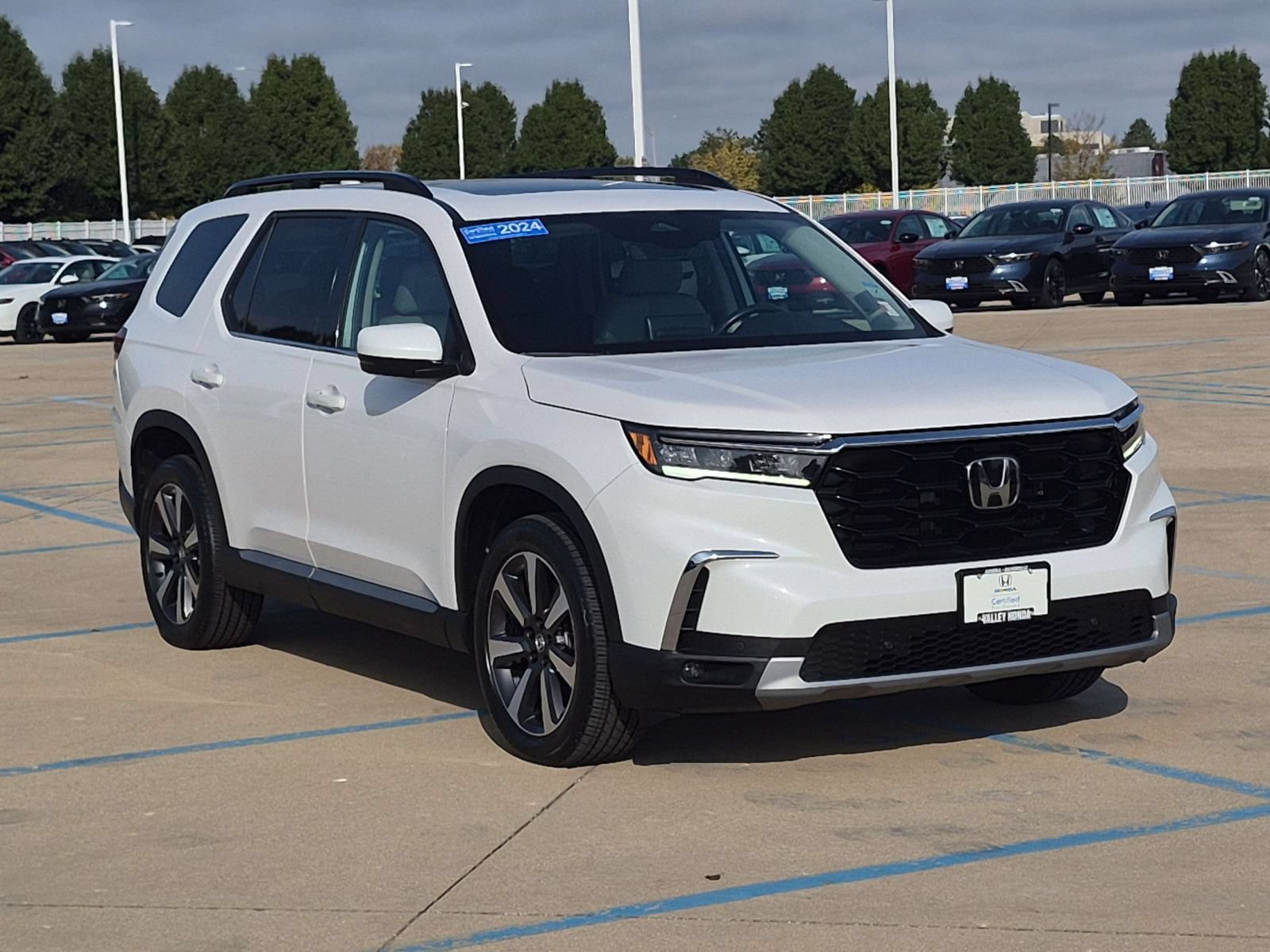 Used 2024 Honda Pilot Touring image 4