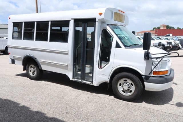 Used 2014 Chevrolet Express 3500 w/ School Bus Package RWD image 3