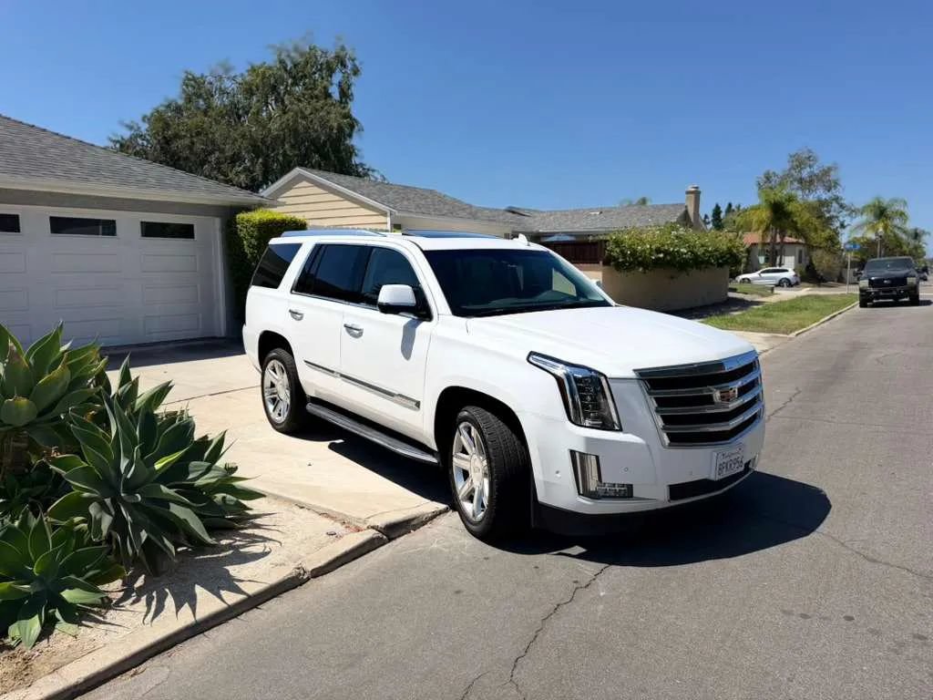 Used 2020 Cadillac Escalade Luxury RWD image 20