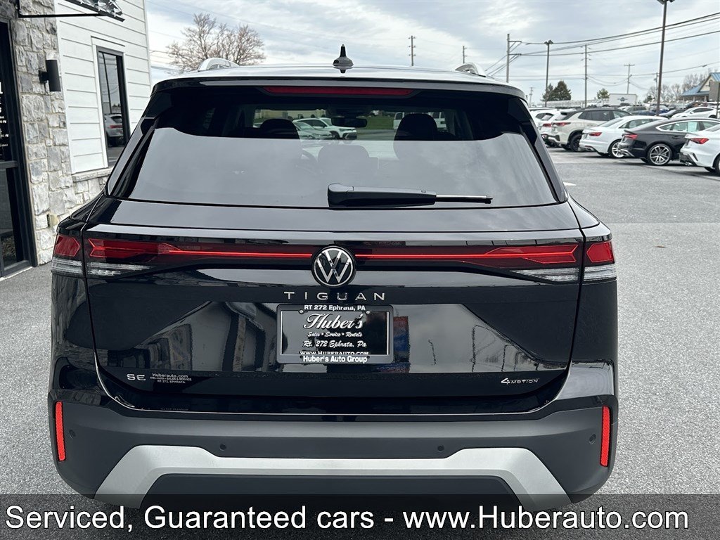 Used 2025 Volkswagen Tiguan SE AWD/4WD image 5