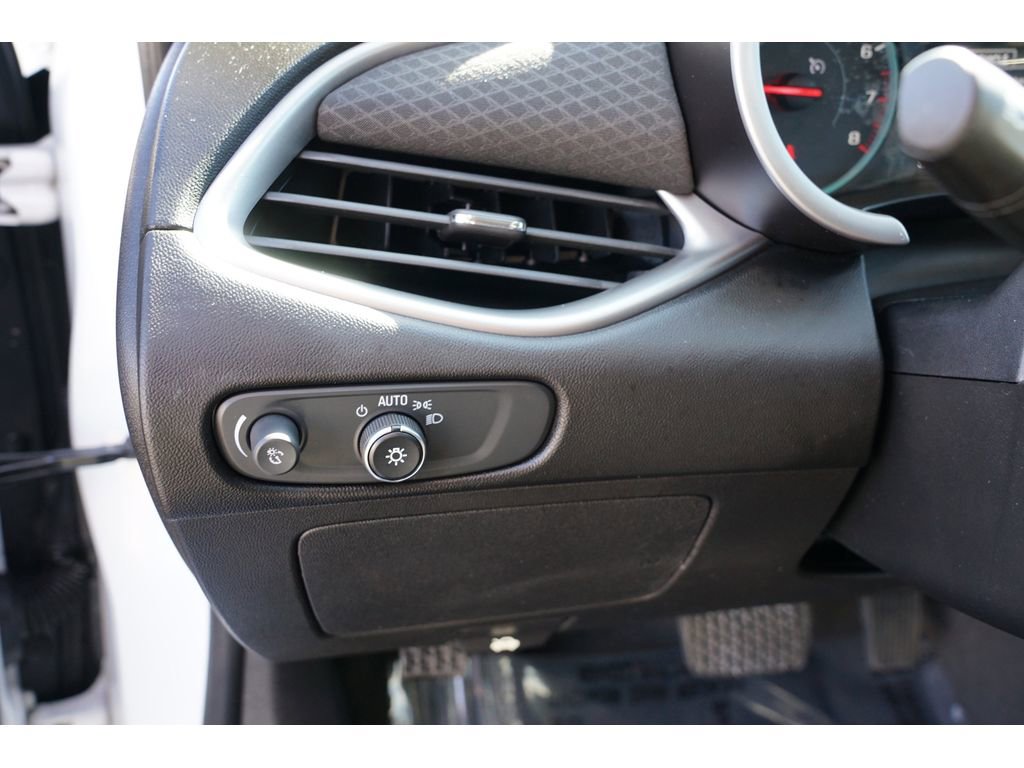 Used 2018 Chevrolet Malibu LS image 17